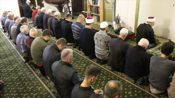 اردوغان يفتتح مسجد في منطقة ايوب سلطان بإسطنبول
