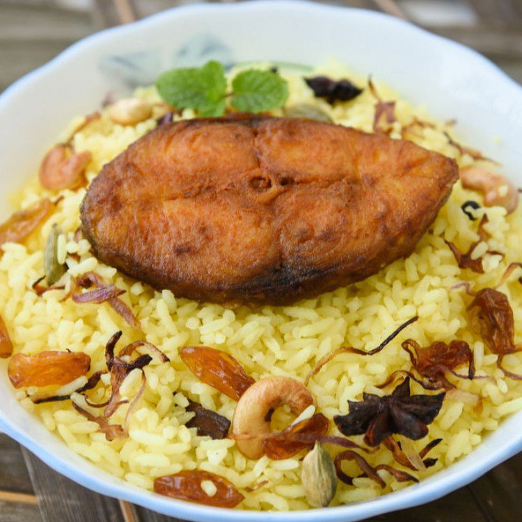 سمك بوري مشوي مع أرز صيادية