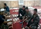 فيديو عن جنود سوريون يسخرون من الصلاة داخل المسجد