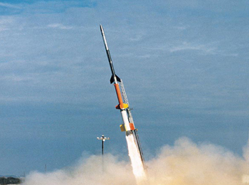 
الصاروخ الذي أطلقته ناسا سيجمع معلومات عن تشكل السحب