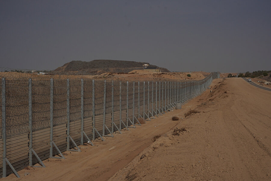 تعرّف على الجدار الحديدي حول غزة  -  Iron Wall